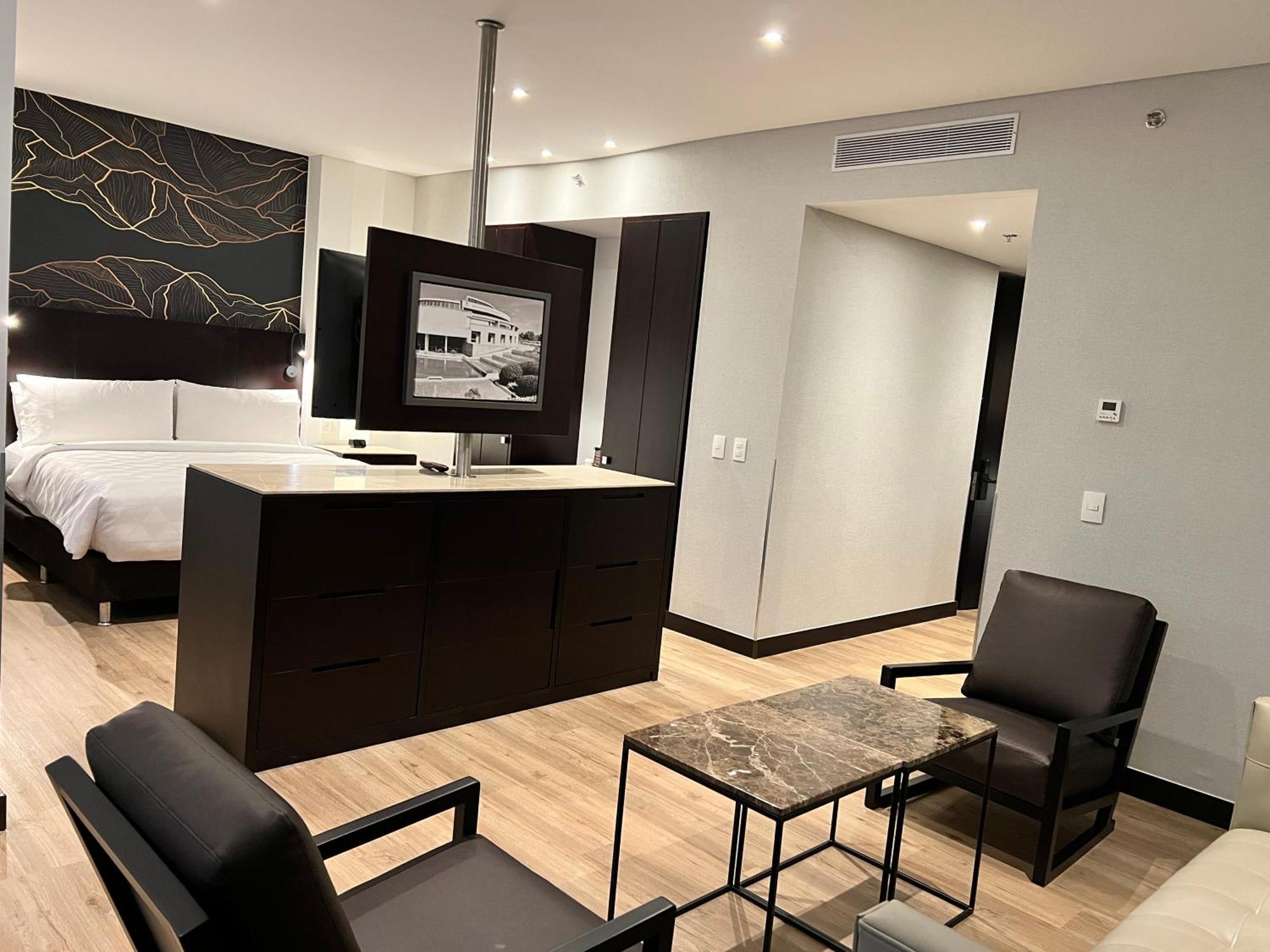 Holiday Inn Bogota Airport By Ihg Ngoại thất bức ảnh
